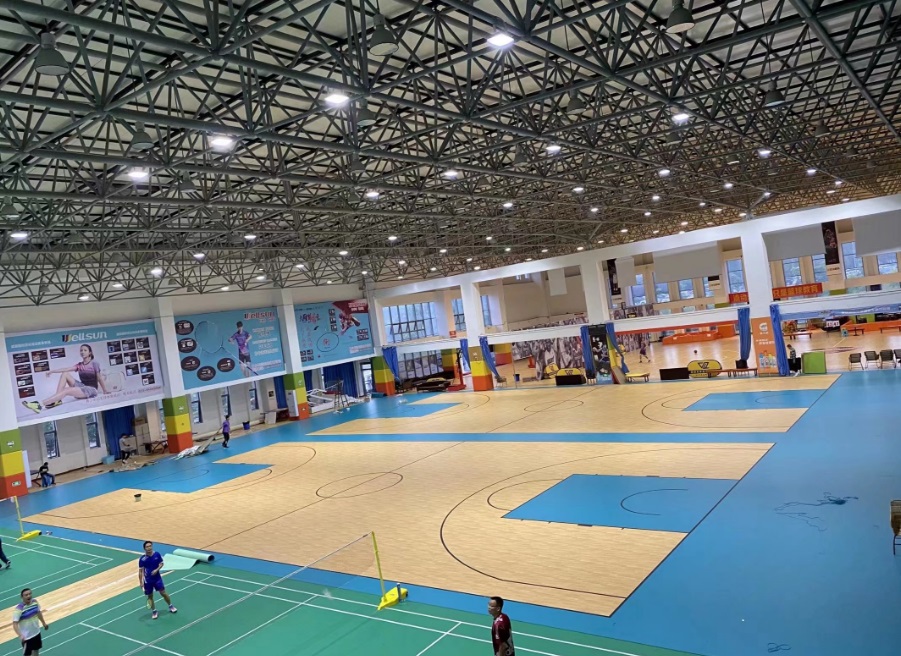 重庆江北国际机场T2室内篮球场羽毛球场.jpg